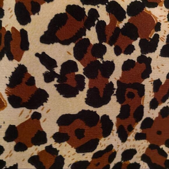 Timing Leopard Shirt  - Picture 5 of 11